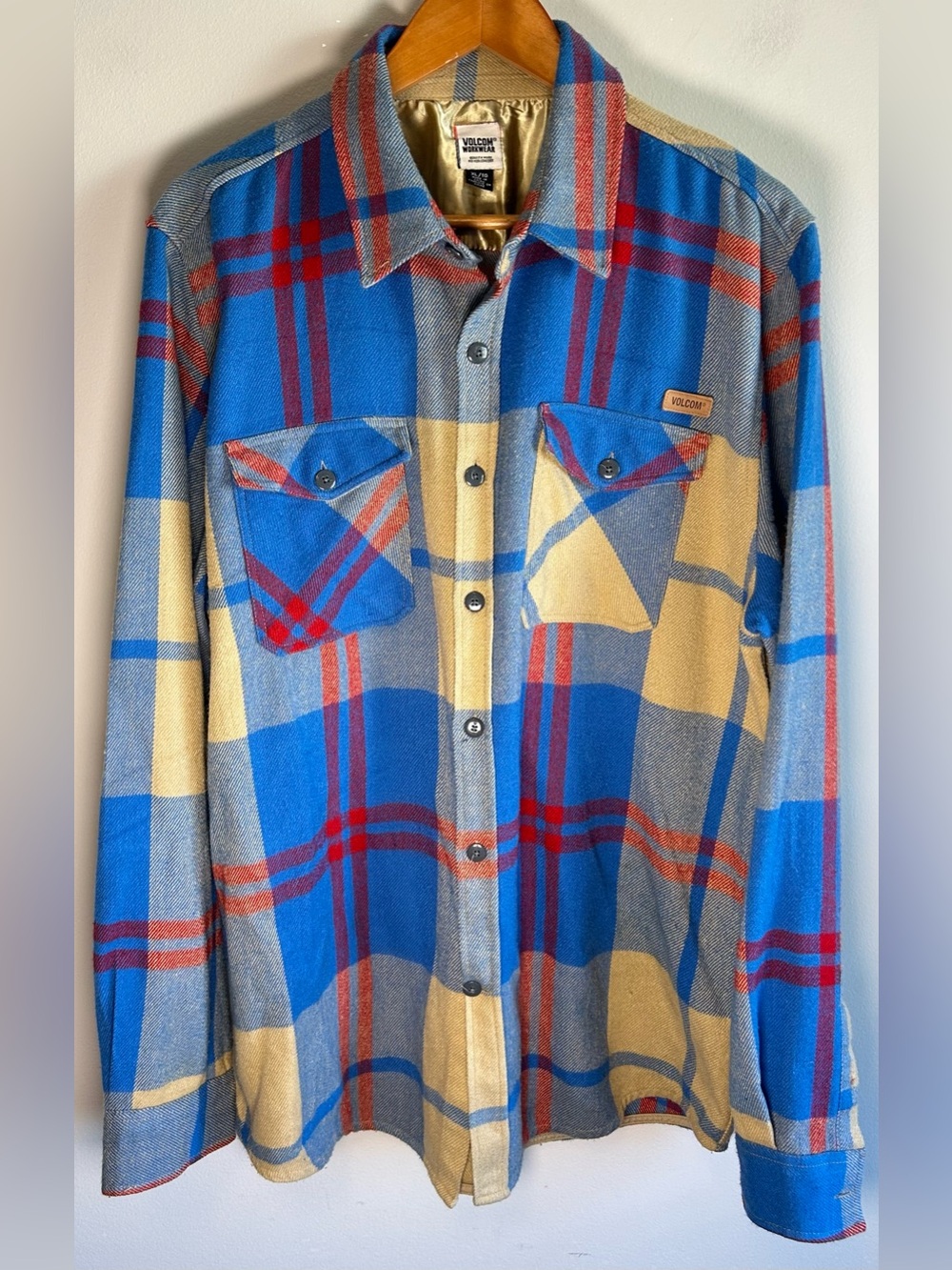 Vintage Y2K Volcom Button Up Plaid Shirt Men’s XL Flannel Blue Red Workwear Wool